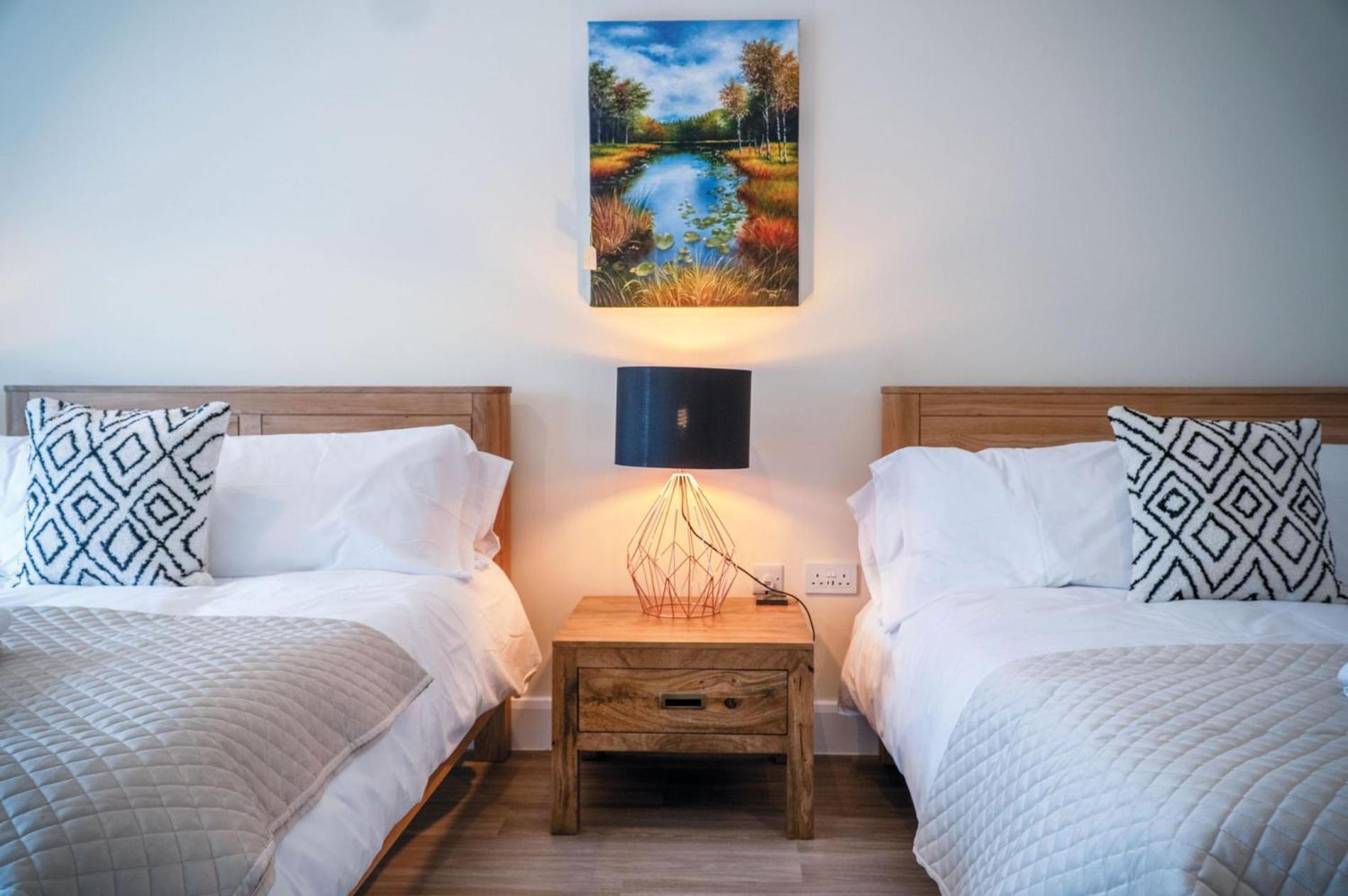 Suite 3 - Sleeping Giant Hotel - Pen Y Cae Inn Brecon Esterno foto