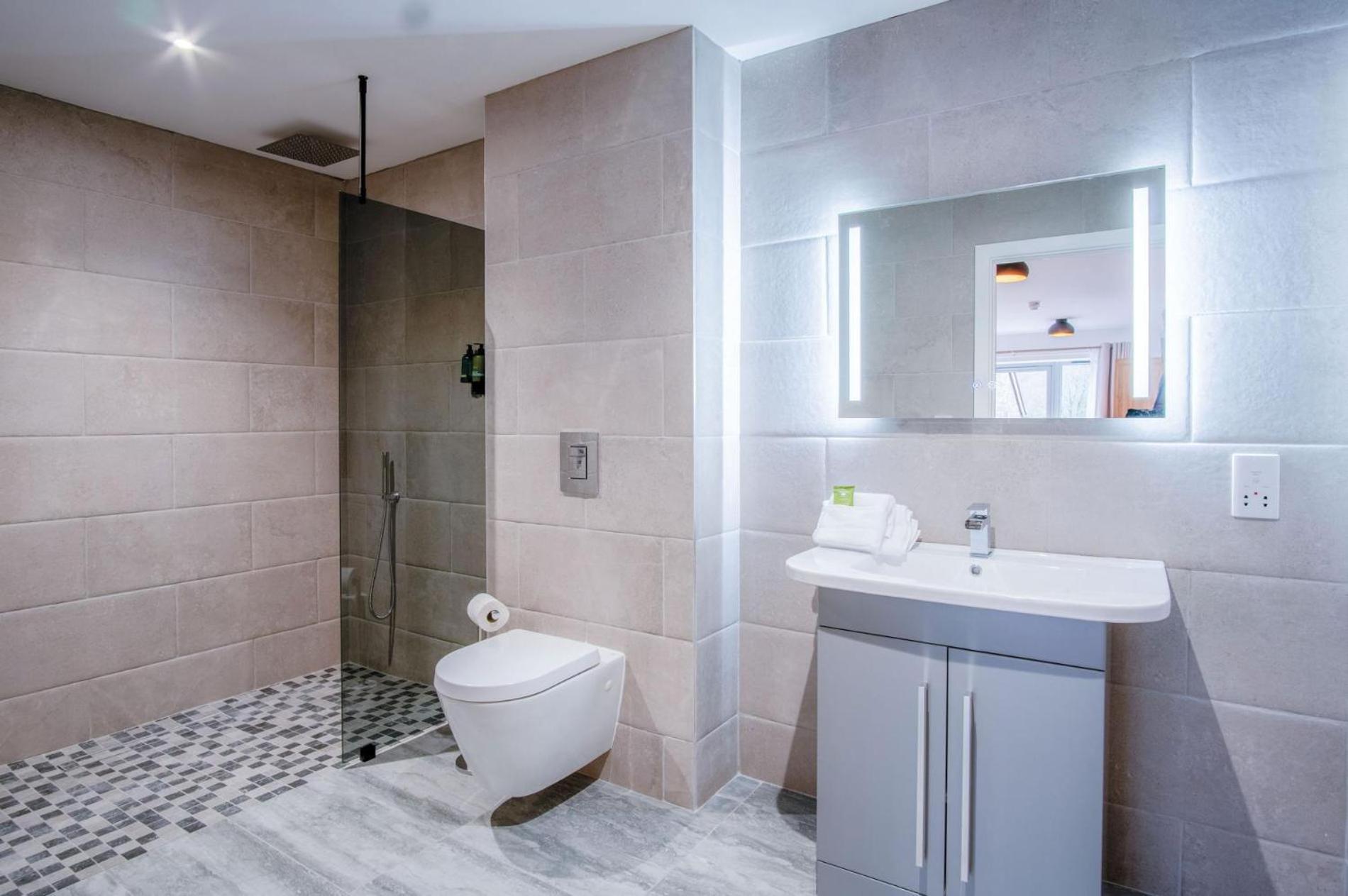 Suite 3 - Sleeping Giant Hotel - Pen Y Cae Inn Brecon Esterno foto