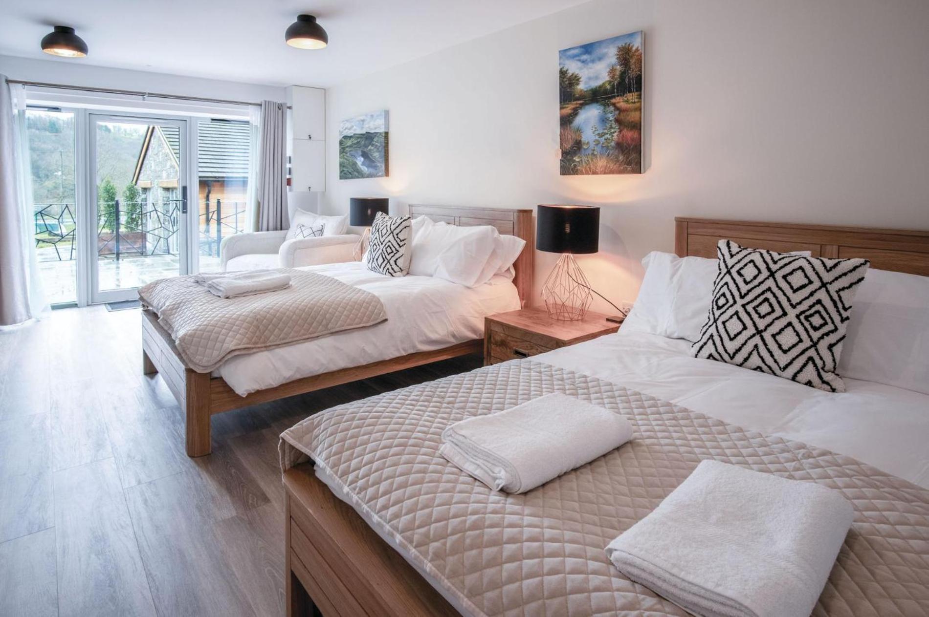 Suite 3 - Sleeping Giant Hotel - Pen Y Cae Inn Brecon Esterno foto