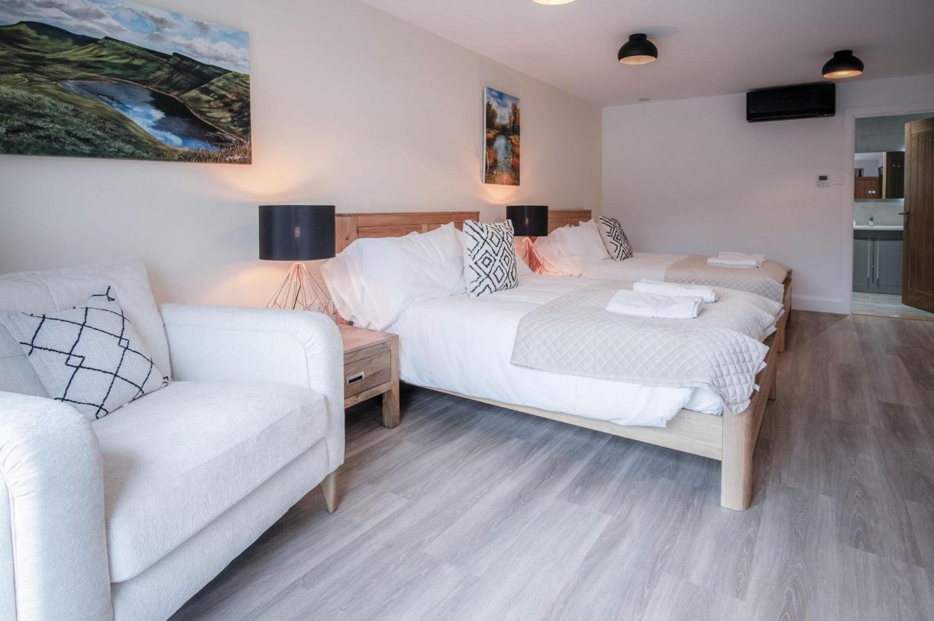 Suite 3 - Sleeping Giant Hotel - Pen Y Cae Inn Brecon Esterno foto