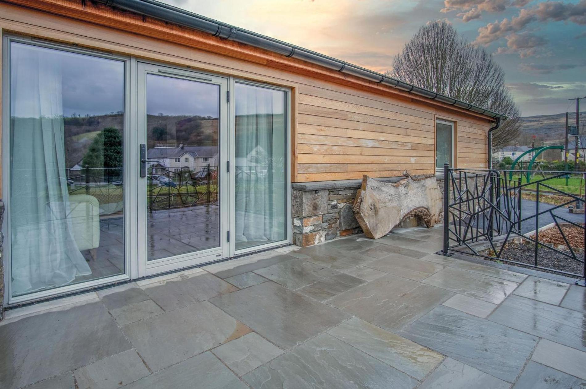 Suite 3 - Sleeping Giant Hotel - Pen Y Cae Inn Brecon Esterno foto